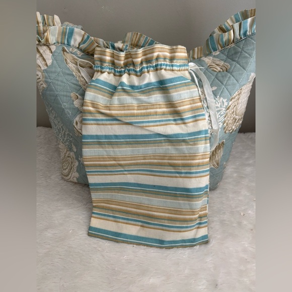 Sea Shell Patterned Blue Quilted Beach Bag with Drawstring Wet Bag - Picture 4 of 7